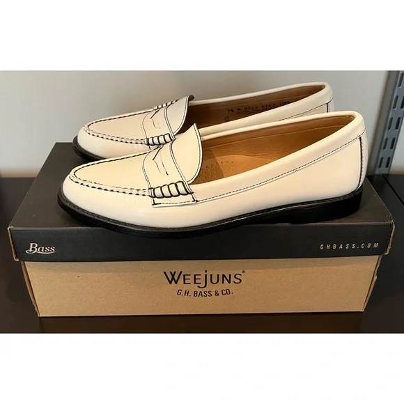 G.H. Bass & Co. White Loafers - Picture 8 of 10